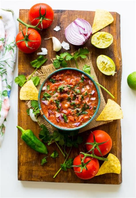 How much fat is in fresh tomato salsa - calories, carbs, nutrition