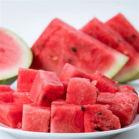How much fat is in fresh watermelon cubes - calories, carbs, nutrition