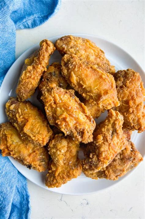 How much fat is in fried boneless chicken wings plate - calories, carbs, nutrition