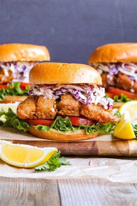 How much fat is in fried catfish sandwich - calories, carbs, nutrition