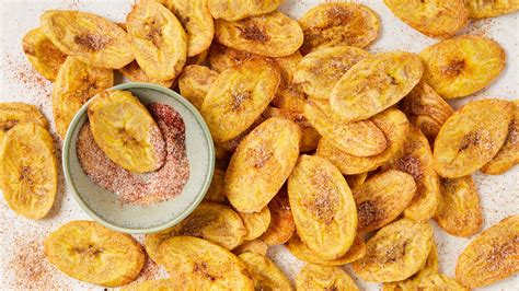 How much fat is in fried plantain chips - calories, carbs, nutrition