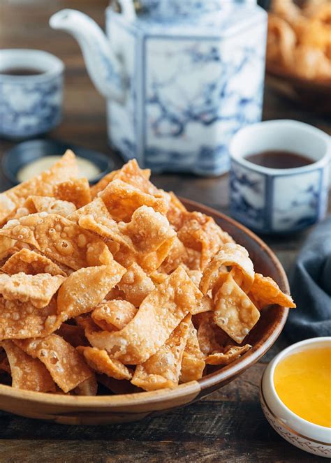 How much fat is in fried wonton strips - calories, carbs, nutrition