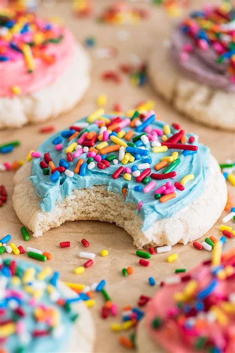 How much fat is in frosted sugar cookies - calories, carbs, nutrition