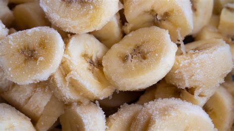 How much fat is in frozen banana - calories, carbs, nutrition