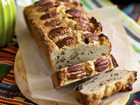 How much fat is in fruit and nut loaf - calories, carbs, nutrition