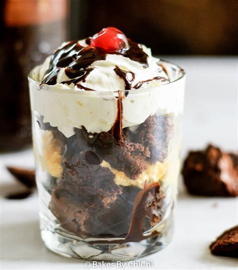 How much fat is in fudge brownie sundae - calories, carbs, nutrition