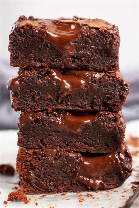 How much fat is in fudgy brownies - calories, carbs, nutrition