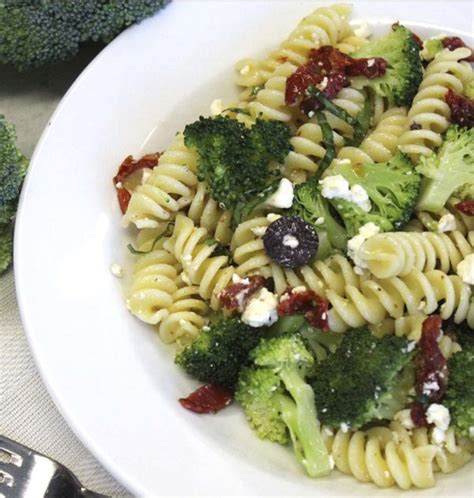 How much fat is in fusilli with fresh broccoli - calories, carbs, nutrition