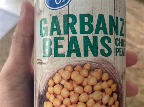 How much fat is in garbanzo beans - calories, carbs, nutrition