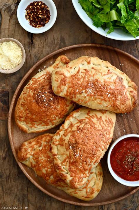 How much fat is in garlic chicken calzone - calories, carbs, nutrition