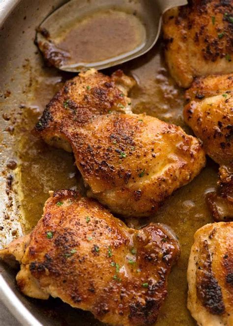 How much fat is in garlic chicken thigh - calories, carbs, nutrition