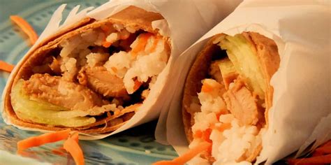 How much fat is in garlic chicken wrap - calories, carbs, nutrition