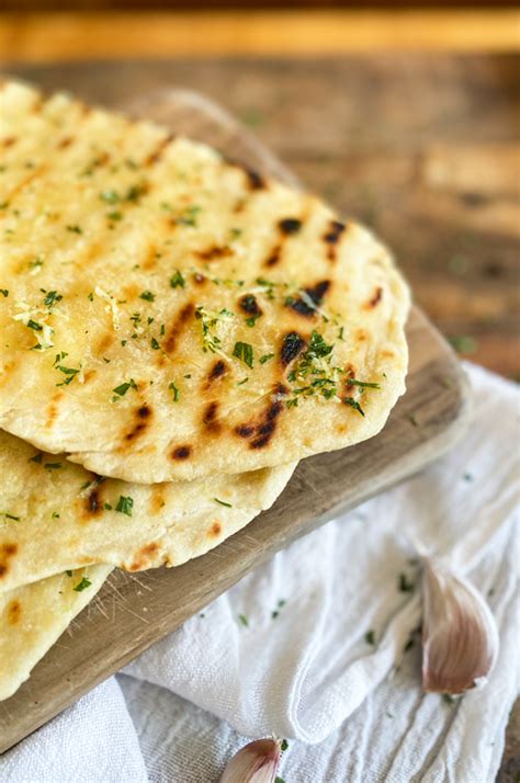 How much fat is in garlic flatbread - calories, carbs, nutrition