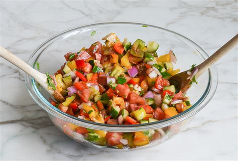 How much fat is in gazpacho salad - calories, carbs, nutrition