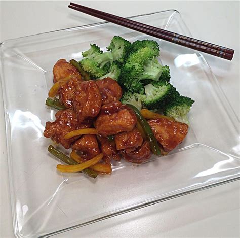 How much fat is in general tso's chicken breast - calories, carbs, nutrition