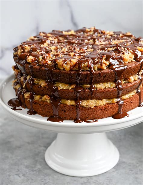 How much fat is in german chocolate layer cake - calories, carbs, nutrition