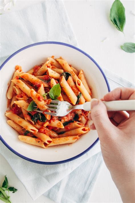 How much fat is in gf penne with basil tomato sauce - calories, carbs, nutrition