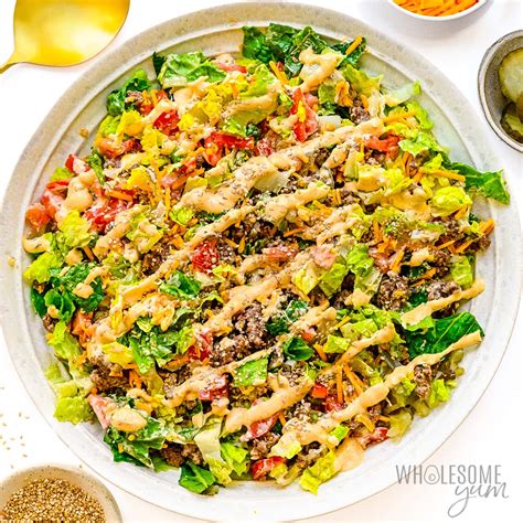 How much fat is in ginormous salad - calories, carbs, nutrition