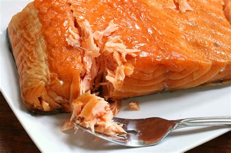 How much fat is in glazed salmon - calories, carbs, nutrition