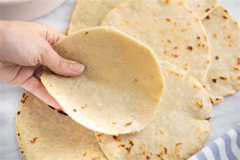 How much fat is in gluten free tortilla - calories, carbs, nutrition