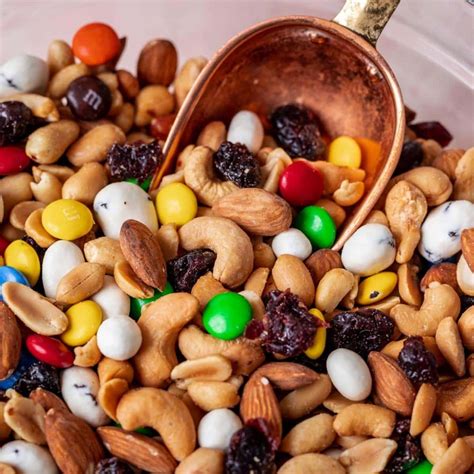 How much fat is in gourmet trail mix - calories, carbs, nutrition