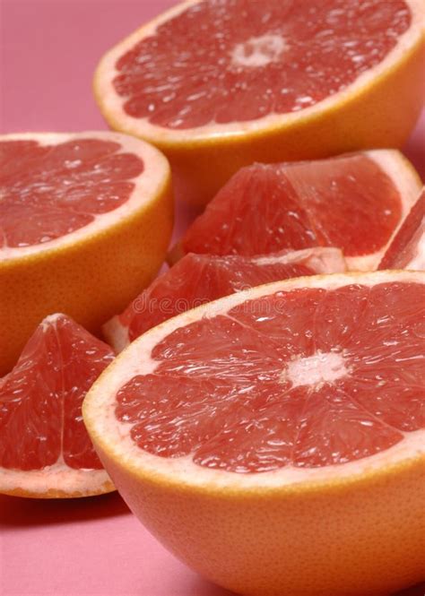 How much fat is in grapefruit, raw, pink and red, florida - calories, carbs, nutrition