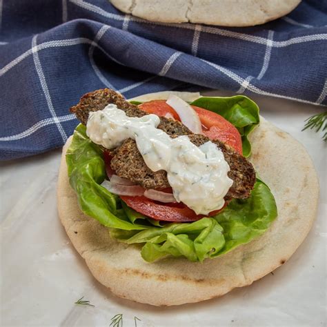 How much fat is in greek beef gyro - calories, carbs, nutrition