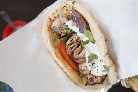 How much fat is in greek chicken souvlaki pita sandwich - calories, carbs, nutrition