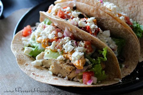 How much fat is in greek chicken taco - calories, carbs, nutrition