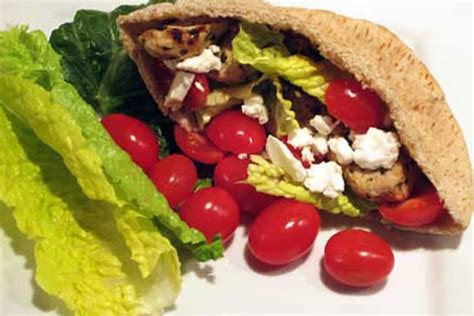 How much fat is in greek pita sandwich - calories, carbs, nutrition