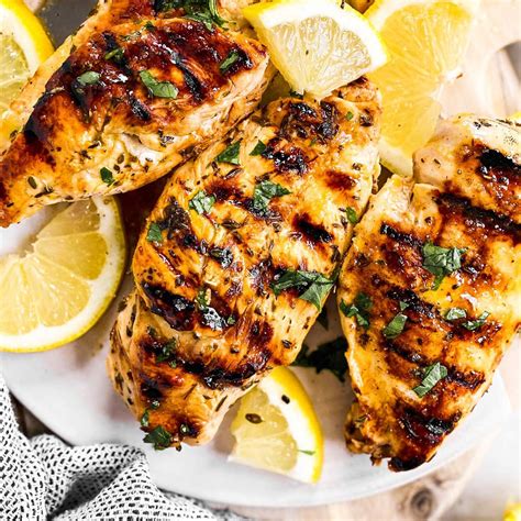 How much fat is in greek style chicken breasts - calories, carbs, nutrition