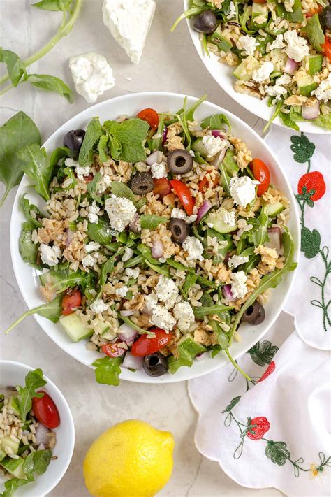 How much fat is in greek style grains salad (8oz) - calories, carbs, nutrition