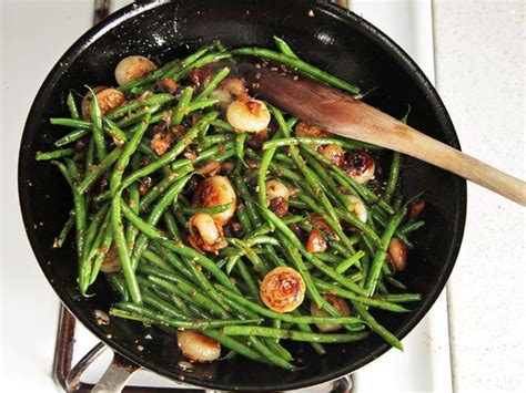 How much fat is in green beans with onions and mushrooms - calories, carbs, nutrition
