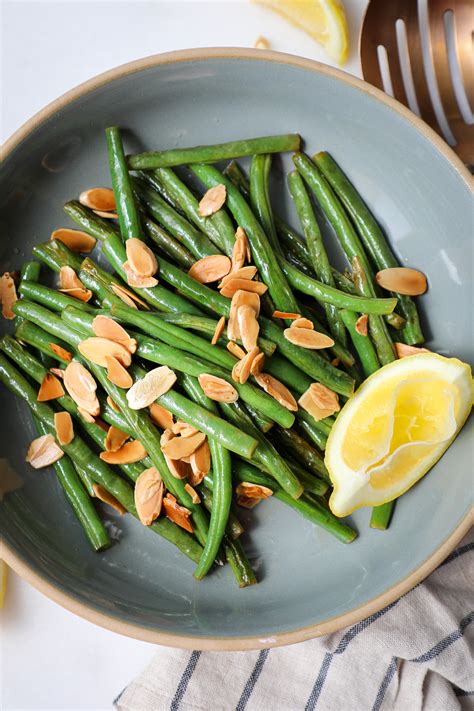 How much fat is in green beans with toasted almonds - calories, carbs, nutrition