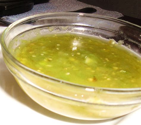 How much fat is in green chile sauce - calories, carbs, nutrition