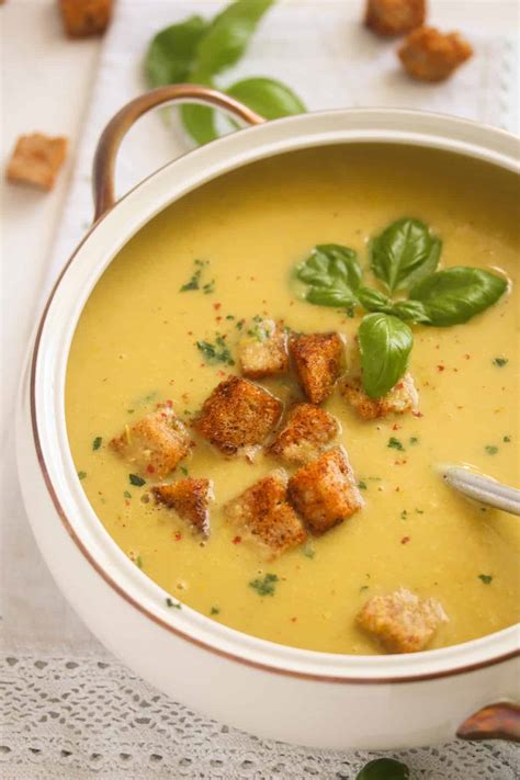 How much fat is in green tomato soup - calories, carbs, nutrition