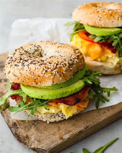 How much fat is in grid sand brkf bagel egg white & cheese - calories, carbs, nutrition