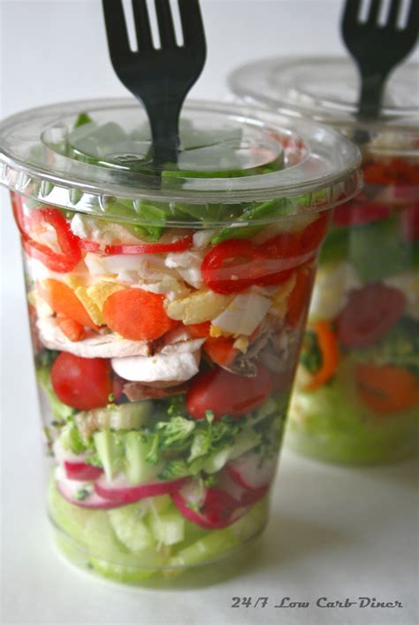 How much fat is in grill snack cup salad fruit - calories, carbs, nutrition