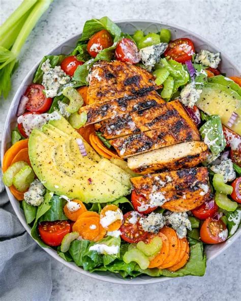 How much fat is in grilled buffalo chicken salad (8470.12) - calories, carbs, nutrition
