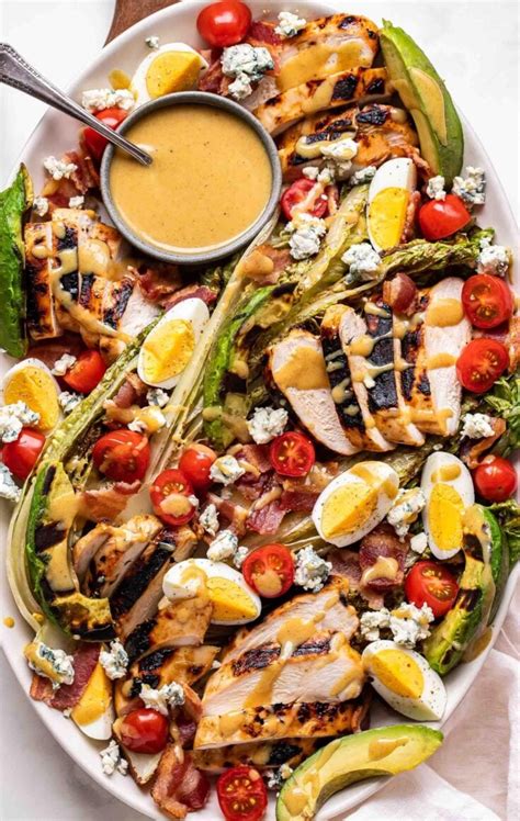 How much fat is in grilled chicken cobb salad - calories, carbs, nutrition