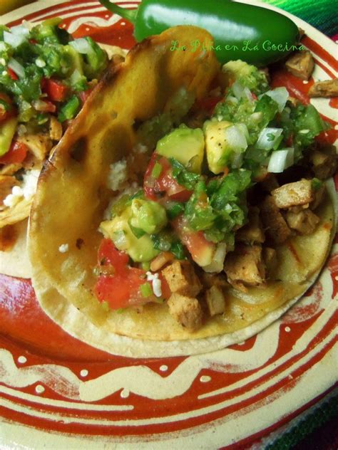 How much fat is in grilled chicken dorados tacos - calories, carbs, nutrition