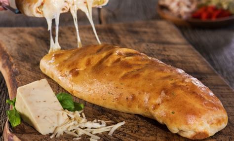 How much fat is in grilled chicken pesto stromboli (1) - calories, carbs, nutrition