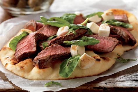 How much fat is in grilled flank steak flatbread - calories, carbs, nutrition