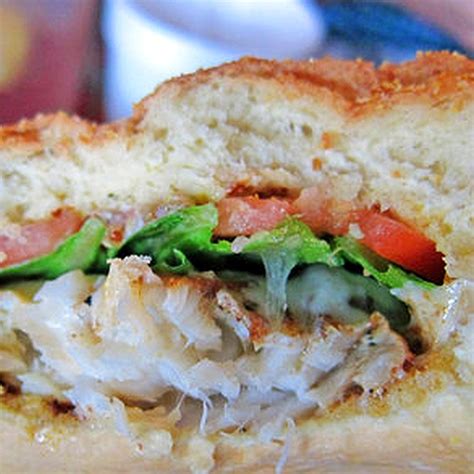 How much fat is in grilled grouper sandwich with white bun - calories, carbs, nutrition