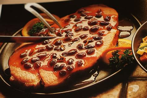 How much fat is in grilled ham steak with raisin sauce - calories, carbs, nutrition