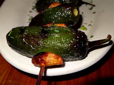 How much fat is in grilled jalapenos - calories, carbs, nutrition