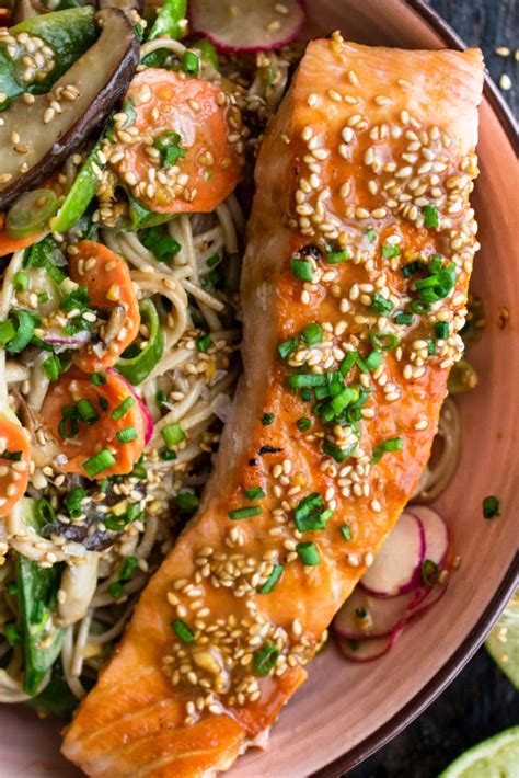 How much fat is in grilled salmon with crispy noodles - calories, carbs, nutrition