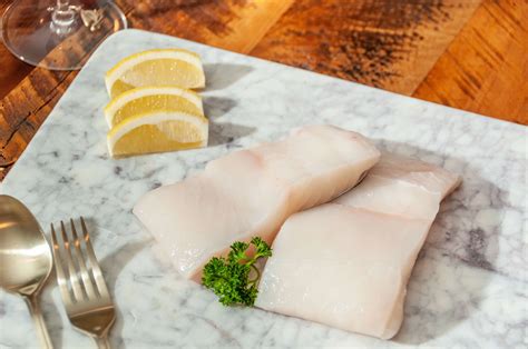 How much fat is in halibut - calories, carbs, nutrition