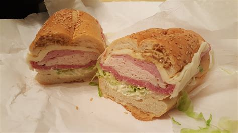 How much fat is in ham, turkey salami sub - calories, carbs, nutrition