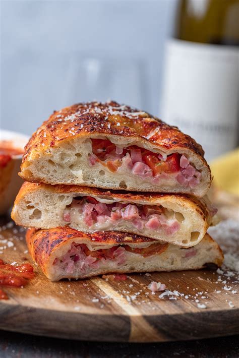 How much fat is in ham and cheese calzone - calories, carbs, nutrition